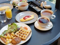 Breakfast buffet + egg dishes