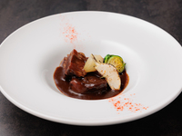 【2/1～3/31】国産牛バラ肉のシチュー　大阪産（もん）野菜添え