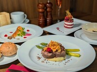 【2026バレンタインディナーコース】乾杯ドリンク・アメリカ国内最上級グレード フィレミニョンステーキ・食後のデザート・含む全7品　