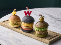 [W 3 kinds of burgers X Frenchfries] Strawberry Heart Moment Parfait [Includes 1 Drink]