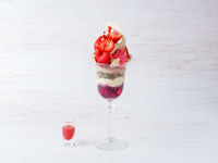 ＊土日祝【季節限定】いちごとショコラのパフェ