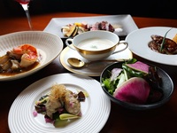 1月20日～2月末まで＜冬の美味コース＞牡蠣の前菜、フォアグラ、かぶのクリーミーなスープ、蝦夷鮑に甘鯛、海老　【神戸牛サーロイン100ｇ】とガーリックライスも。寒い時期、鉄板焼きで贅沢しましょ