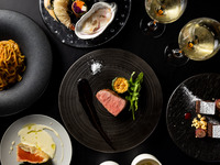 Reservations for February and beyond can be made here. [Premium Dinner Course] A luxurious appetizer platter and two main courses: crab noodles with snow crab, salmon with herb fritters, and domestic Wagyu beef steak. A luxurious premium plan for adults.