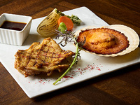 X限定予約特典キャンペーン【平日ディナー】チキングリル（100ｇ）と帆立貝のオーロラソースグラタン＆セミビュッフェ