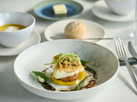 [Valentine's Lunch] Choose your main dish and four winter delicacies - Limited-time Valentine's Day special dessert and a toast with sparkling wine included -