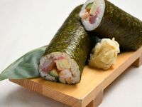Seafood Ehomaki (sushi roll) ¥2,200 (tax included)