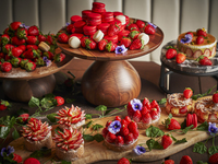 【京都美食めぐり2026春】ウィークエンドブランチ選べるメインとスイーツブッフェ、フリーフロードリンク付