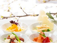 [Dinner] Enjoy specially selected A5 Japanese Black Wagyu "Kobe Beef" sirloin steak and the finest seasonal flavors in this Spring Cherry Blossom Banquet course, a total of 6 dishes