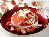 Strawberry Buffet Lunch [3years old and above]