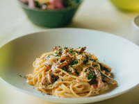 パスタランチ　カルボナーラ　ポーチドエッグ添え