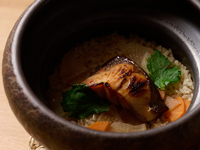 旬の贅沢御膳（季節の炊き込みご飯／お祝い用鯛付き）