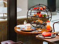 【バレンタイン限定】アニバーサリーボックス付 ストロベリーアフタヌーンティー（プレミアム）