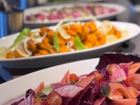 【ベジタブルビュッフェ】と選べるメインディッシュ