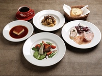 【公式 最安値保証】【土日祝ディナー限定価格】エミリア=ロマーニャコース　選べるワンドリンク付き6,000円→5,500円