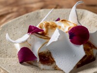 元noma ヘッドパティシエ、ステファノ・フェラーロが贈る特別なアフタヌーンティー+乾杯スパークリングワイン付き　【コーヒー、紅茶(一保堂、7T+etc)、ソフトドリンク飲み放題付き】