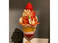 [土日祝]2Fパフェ「苺Noël」のお食事コース