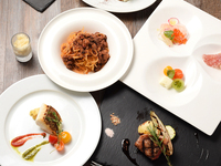 【平日】スペシャルディナー+乾杯+カフェ＋プレート 8000円