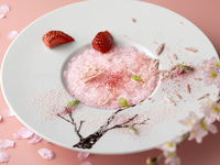 [Marzo y abril] Curso de almuerzo SAKURA solo en línea (4 platos) con una bebida