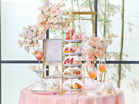 ＜平日＞『桜色のストロベリーアフタヌーンティー』 スイーツでお花見気分！～桜といちごが奏でる心ときめくひとときを～　マリアージュフレールもお替り自由