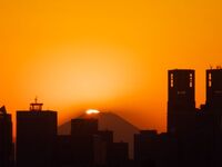 【2月9日限定】ダイヤモンド富士を眺める、地上221mの絶景『SKY TERRACE』