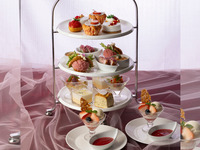 [March 1st - April 29th] Strawberry Afternoon Tea "Rouge et Blanc" Park View Corner Premium 2-Hour Plan [Saturdays, Sundays, and Holidays]