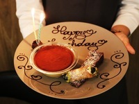 【NEWアニバーサリープラン】大切な方との記念日やお誕生日にいかがですか？乾杯スパークリング+デザートプレート付き！！お食事はオマール海老パスタや牛リブロースも！女子会や歓送迎会にもおすすめです。