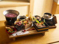 京丼五種食べ比べ膳 ~春の野山と海の幸 花見鍋~（春ver./2026.3月1日～）　