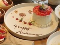 【Anniversary course】女子会や記念日、大切な人とのお祝いに♪前菜3種、メインには当店自慢のグリル料理 全5品9種のシェアプラン