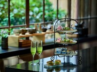 【平日：季節のアフタヌーンティー】九州各地の煎茶やロンネフェルトの紅茶、季節の和菓子やフルーツタルト他