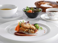 【平日限定】ウィークデーランチ　週替わりのスープとメインディッシュ（3/1～）