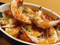 From April 1st - Saturdays and public holidays only [Iberian pork, domestic chicken, lobster] + choice of one drink + souvenir included