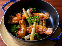 4/1～【黒毛和牛サーロイン・国産地鶏・オマール海老】＋11種セレクションワイン飲み放題