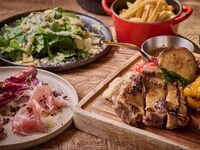 【休闲派对套餐：7道菜】非常适合迎新或欢送派对。炭烤鸡肉、意面等美食 + 2小时畅饮。