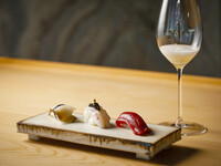 (Lunch) Nigiri course with champagne Free flow (90 Mins.)
