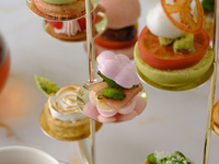 プリマベーライブニングハイティーセット（ワイン・カクテルフリーフロー付）