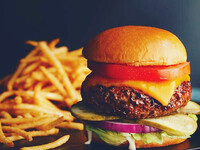  【ランチコース】乾杯シャンパーニュ付き！名物モートンズバーガーなど前菜とメインが選べるコース