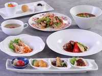 <HORAKU / Lunch> 8 dishes in total, including stir-fried beef, mapo tofu, 3 types of dessert + coffee.