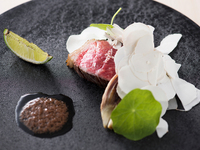 DINNER COURSE B¥18,000　メインを高千穂牛に変更。（26年4月1日～）