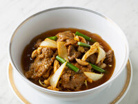 [Soup soba with stir-fried beef curry] Includes salad, dessert, soup, and coffee buffet