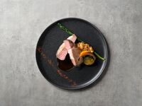 【土日祝：Special Lunch】肉と魚のWメインや旬の前菜など豪華フルコース全5品