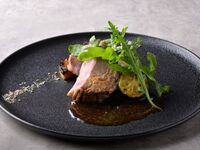 [For important business entertainment or commemorative dinners] A luxurious full-course dinner with 8 dishes and 2.5 hours of all-you-can-drink, including draft beer and sparkling wine