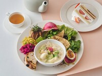 [Special brunch with dessert and drink] Cherry blossom and spring cabbage clam chowder & deli salad plate