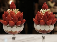 [平日夜]2Fパフェ「苺の木」のお食事コース