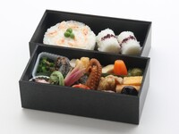 春の焼魚二段弁当