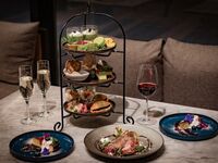 【贅沢ハイティー】薪火料理×スイーツ&スパークリングワイン含むドリンク付