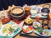 Starting in March! ■Limited quantity [Spring in full bloom ~ Sakura Lunch ~] "Spring appetizer platter of 7 kinds, spring vegetable tempura & freshly cooked sakura shrimp and bamboo shoots in a kamameshi" Weekend and public holiday price: 3,680 yen