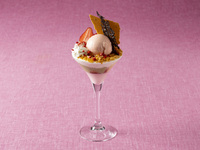 Limited edition parfait included [Strawberry and Cherry Blossom Afternoon Tea Set]