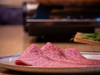 [Includes Fukuoka-produced Kuroge Wagyu beef] "Chicken Sukiyaki" Nishinakasu Course