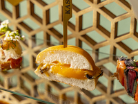 JUNCTION/春の食材を楽しむ桜ハイティー<セイボリー +  ロンネフェルト紅茶のフリーフロー>(5月)