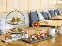 WEB Exclusive: Guaranteed seating with a view of Inuyama Castle [Limited to two groups per day] Berry Blossom Afternoon Tea